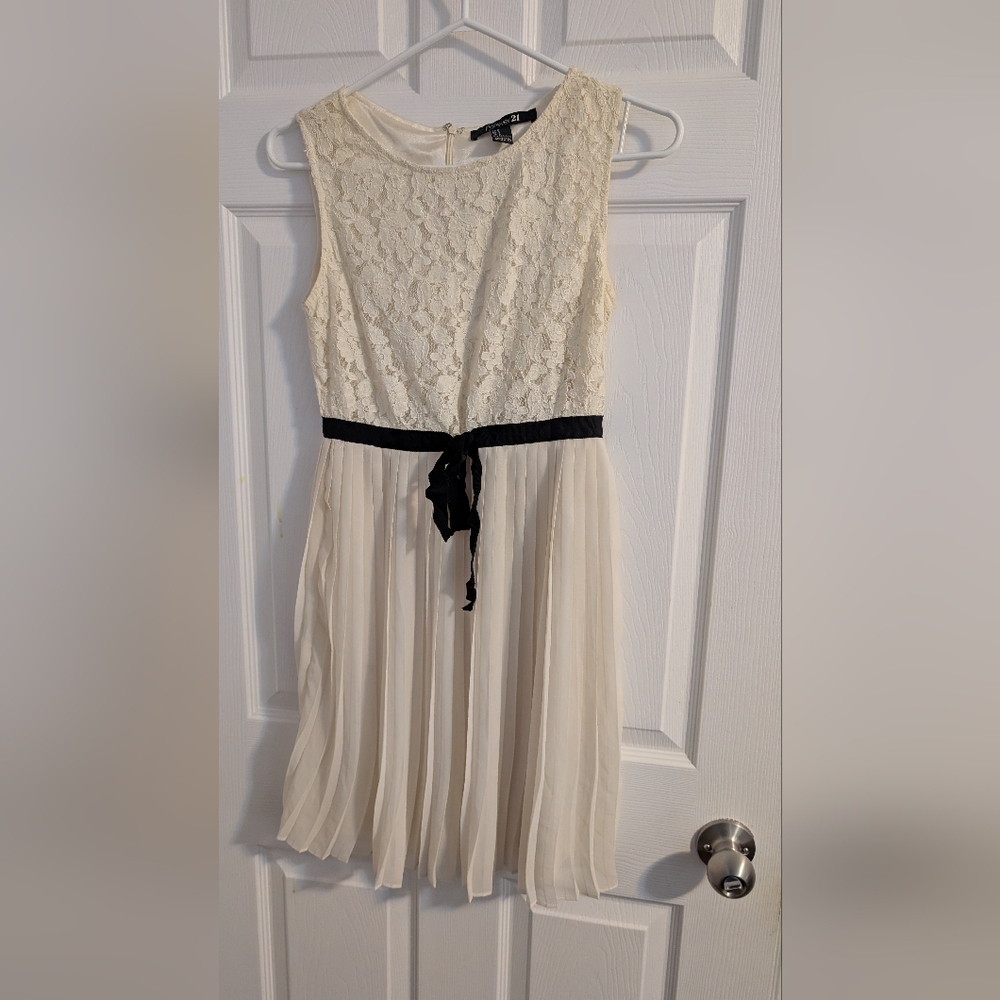 💙Forever 21💙 Cream Lace Midi Dress with Black Waist Tie